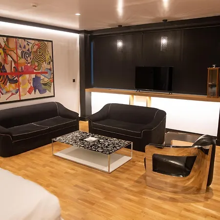 Andromeda Downtown Residence-3